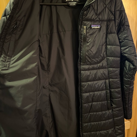 Patagonia Women's Black Long Puffer Coat-repaired - Picture 4 of 6